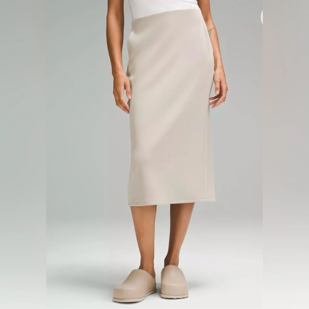 NWT Lululemon Softstreme High Rise Midi Skirt